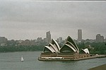 New South Wales    -    Lrdag d. 10 februar\n\nOperahuset set fra broen - i grvejr.