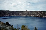 South Australia    -    Sndag d. 18 februar\n\nMount Gambier, Blue Lake en vulkankrater-s som idag er friskvandsreservoir for hele byen.