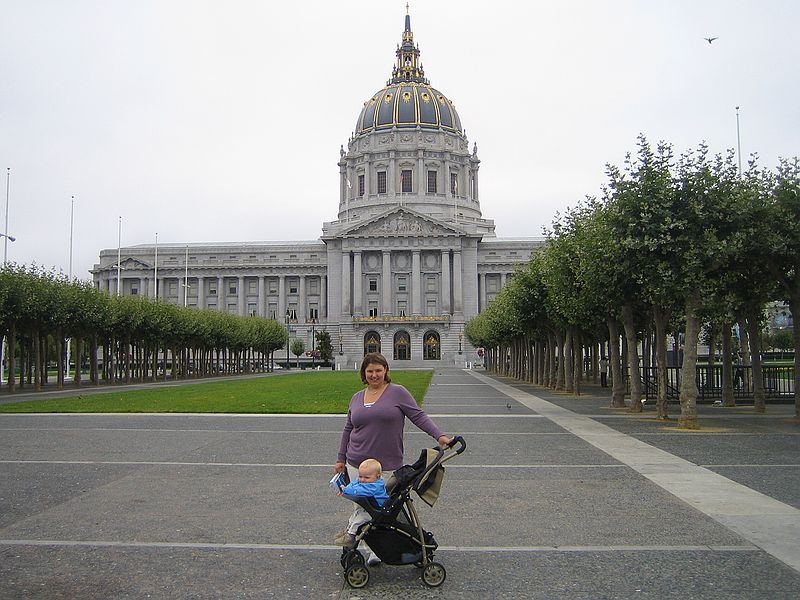 Nu er vi ude at g igen- det her er Rdhuset i San Francisco