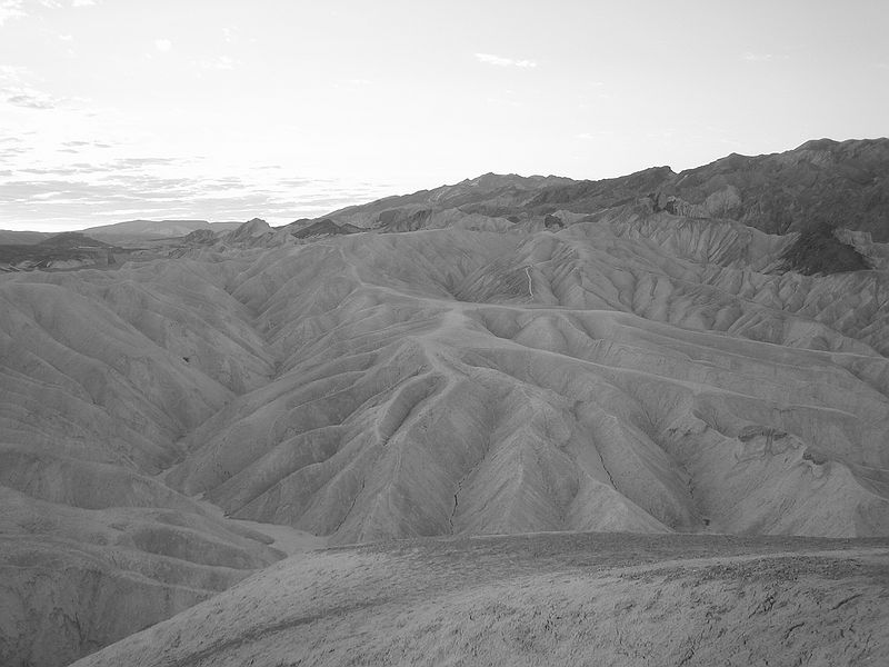 Death Valley- Udsigt fra Zabriskie point, ved solopgang