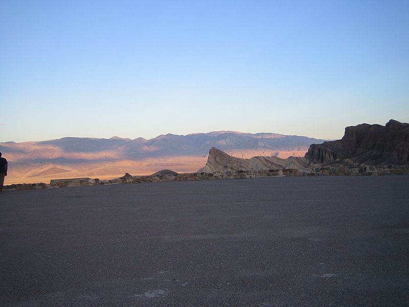 Death Valley- Udsigt fra Zabriskie point, ved solopgang