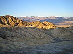 Death Valley- Udsigt fra Zabriskie point, ved solopgang