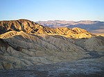 Death Valley- Udsigt fra Zabriskie point, ved solopgang