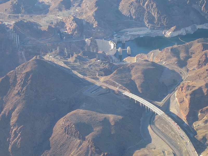 Hoover Dam set fra luften